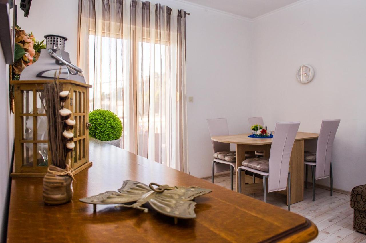 Apartments Nino ポドストラナ エクステリア 写真